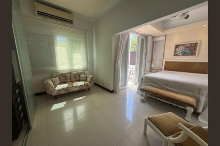Suíte  de casa à venda com 5 quartos, 325m² em Urca, Rio de Janeiro