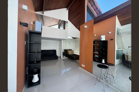 Sala de casa à venda com 5 quartos, 325m² em Urca, Rio de Janeiro