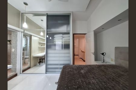 Casa à venda com 325m², 5 quartos e 2 vagas Casa à venda com 325m², 5 quartos e 2 vagasSuíte 2