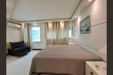 Casa à venda com 325m², 5 quartos e 2 vagas Casa à venda com 325m², 5 quartos e 2 vagasSuíte 5