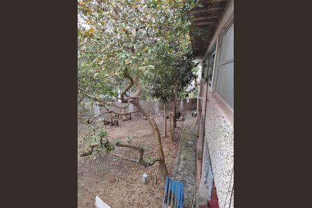 Casa à venda com 330m², 2 quartos e 2 vagas