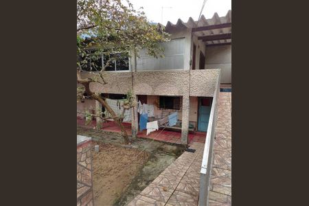 Casa à venda com 330m², 2 quartos e 2 vagas