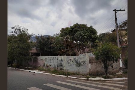 Casa à venda com 330m², 2 quartos e 2 vagas