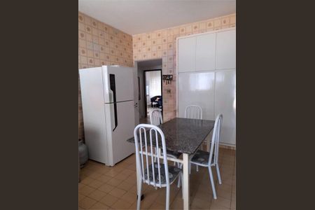 Casa à venda com 330m², 2 quartos e 2 vagas
