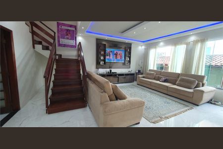 Casa à venda com 4 quartos, 238m² em Rio Bonito, São Paulo