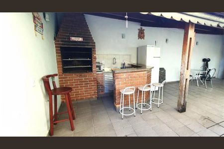 Casa à venda com 4 quartos, 238m² em Rio Bonito, São Paulo