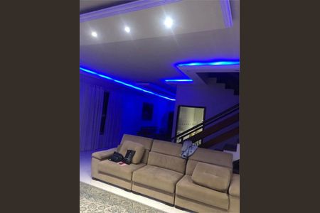 Casa à venda com 4 quartos, 238m² em Rio Bonito, São Paulo