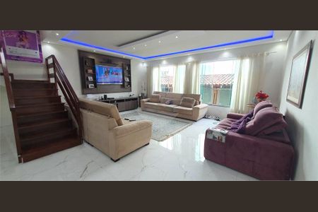 Casa à venda com 4 quartos, 238m² em Rio Bonito, São Paulo