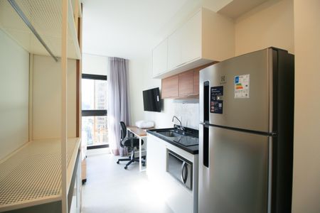 Cozinha de kitnet/studio para alugar com 1 quarto, 30m² em Indianópolis, São Paulo