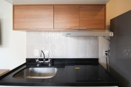 Cozinha de kitnet/studio para alugar com 1 quarto, 30m² em Indianópolis, São Paulo