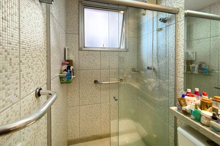 Apartamento à venda com 75m², 3 quartos e 2 vagasBanheiro