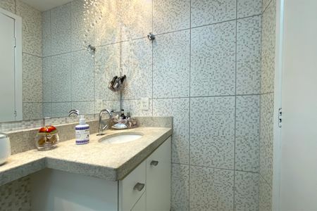 Apartamento à venda com 75m², 3 quartos e 2 vagasBanheiro da Suíte 1