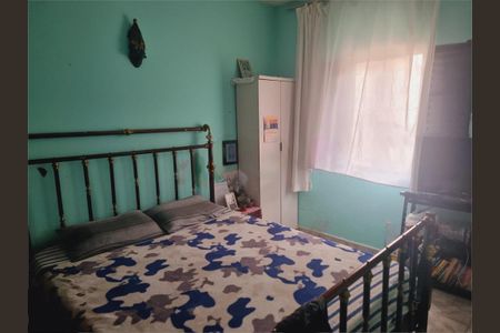 Casa à venda com 3 quartos, 300m² em Jardim Regis, São Paulo