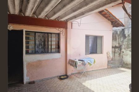 Casa à venda com 3 quartos, 300m² em Jardim Regis, São Paulo