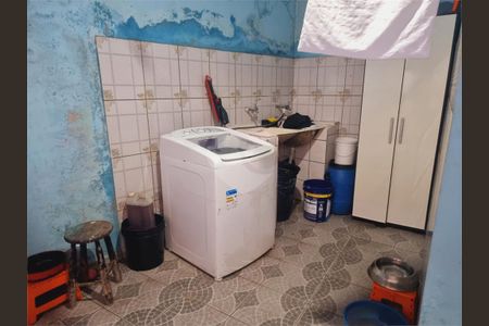 Casa à venda com 3 quartos, 300m² em Jardim Regis, São Paulo