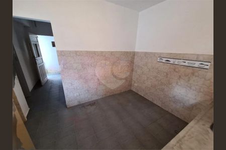 Casa à venda com 3 quartos, 200m² em Jardim Azano I, São Paulo