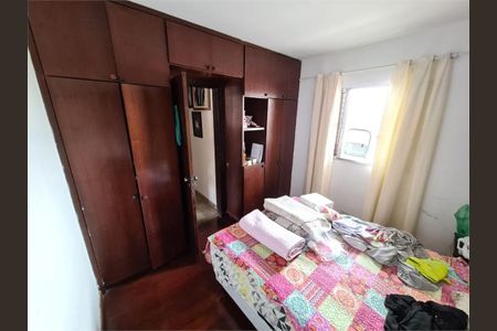 Casa à venda com 3 quartos, 200m² em Jardim Azano I, São Paulo