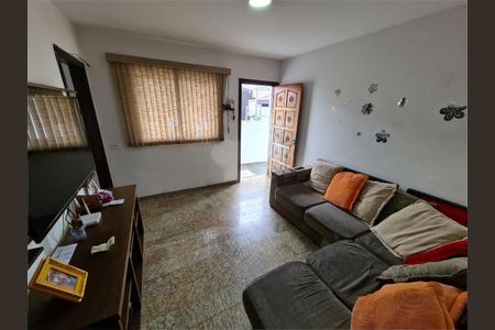 Casa à venda com 3 quartos, 200m² em Jardim Azano I, São Paulo