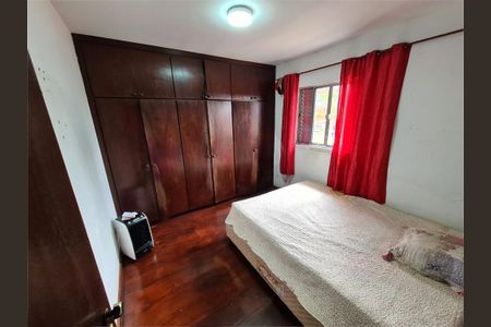 Casa à venda com 3 quartos, 200m² em Jardim Azano I, São Paulo