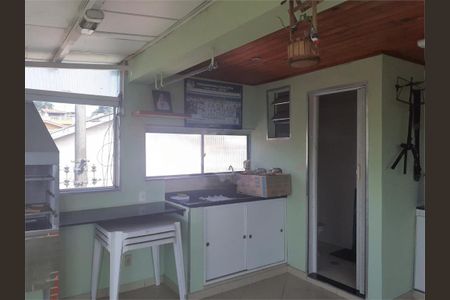 Casa à venda com 140m², 3 quartos e 2 vagas