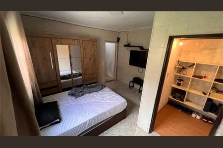 Casa à venda com 6 quartos, 160m² em Jardim Regis, São Paulo