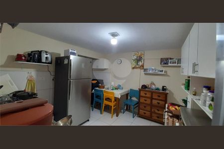 Casa à venda com 263m², 9 quartos e sem vaga