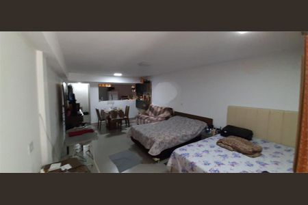 Casa à venda com 263m², 9 quartos e sem vaga