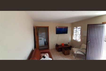 Casa à venda com 263m², 9 quartos e sem vaga