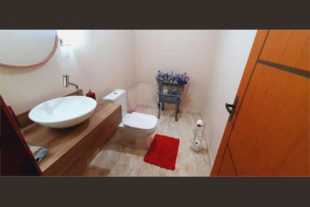 Casa à venda com 263m², 9 quartos e sem vaga