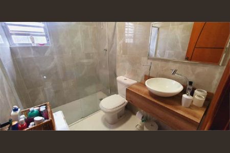 Casa à venda com 263m², 9 quartos e sem vaga