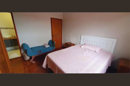 Casa à venda com 9 quartos, 263m² em Vila Santa Maria, São Paulo