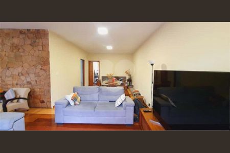 Casa à venda com 9 quartos, 263m² em Vila Santa Maria, São Paulo