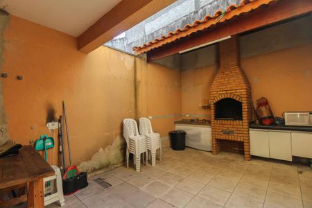 Casa à venda com 220m², 4 quartos e 2 vagasChurrasqueira