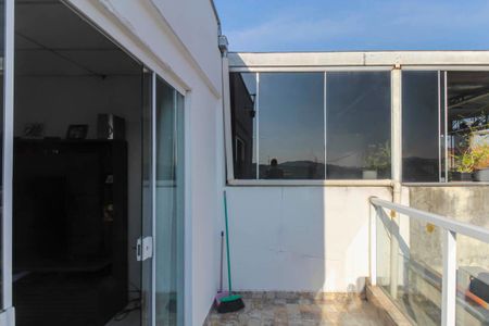 Casa à venda com 220m², 4 quartos e 2 vagasVaranda da Suite