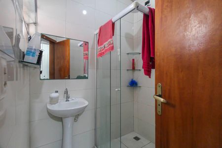 Casa à venda com 220m², 4 quartos e 2 vagasBanheiro da Suíte 2