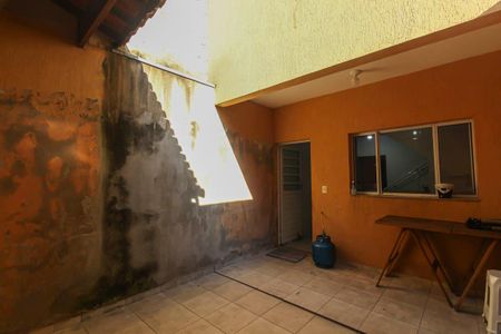 Casa à venda com 220m², 4 quartos e 2 vagasChurrasqueira