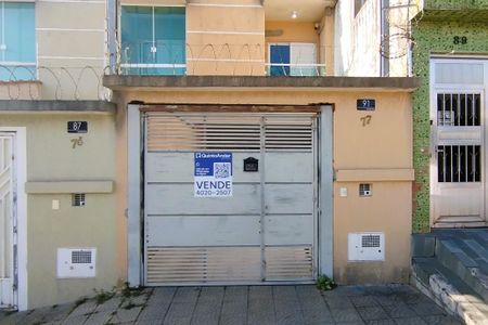 Casa à venda com 220m², 4 quartos e 2 vagasFachada + Placa