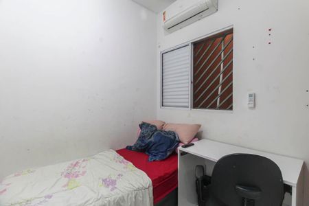Casa à venda com 220m², 4 quartos e 2 vagasQuarto 1