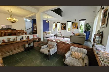 Casa à venda com 185m², 3 quartos e 2 vagas