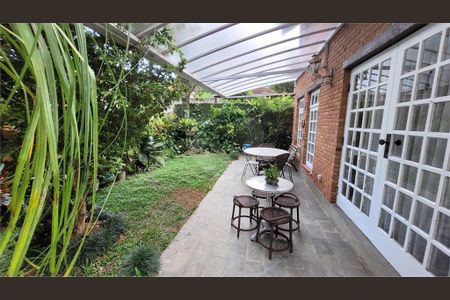 Casa à venda com 185m², 3 quartos e 2 vagas