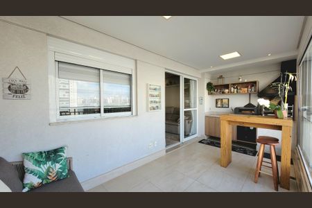 Apartamento à venda com 94m², 3 quartos e 2 vagasVaranda