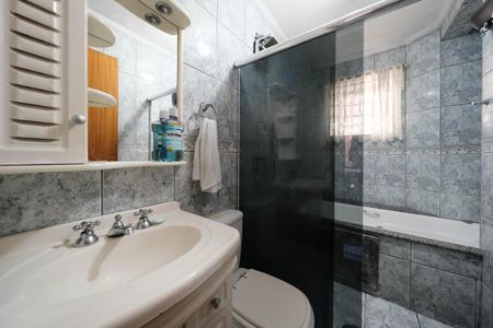 Casa à venda com 280m², 8 quartos e 4 vagasBanheiro 1