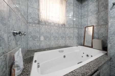 Casa à venda com 280m², 8 quartos e 4 vagasBanheiro 1
