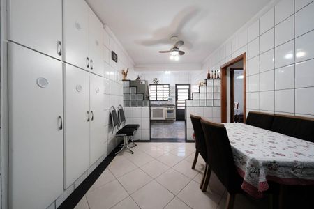 Casa à venda com 280m², 8 quartos e 4 vagasCozinha