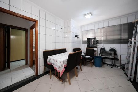 Casa à venda com 280m², 8 quartos e 4 vagasCozinha