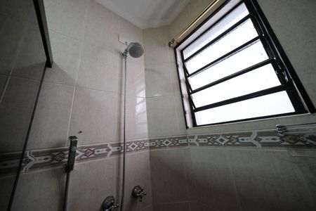 Casa à venda com 280m², 8 quartos e 4 vagasBanheiro 2