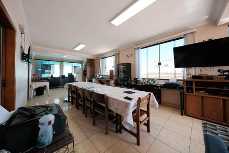 Casa à venda com 280m², 8 quartos e 4 vagasÁrea gourmet