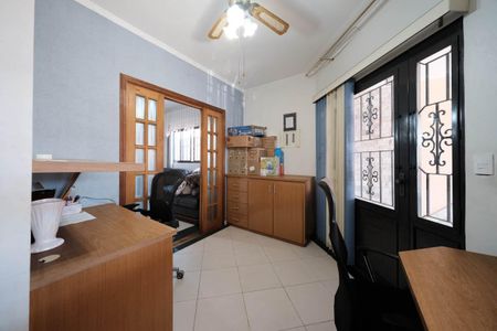 Casa à venda com 280m², 8 quartos e 4 vagasSala