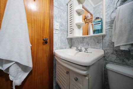 Casa à venda com 280m², 8 quartos e 4 vagasBanheiro 1