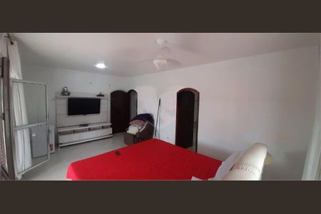 Casa à venda com 4 quartos, 200m² em Jardim das Flores, São Paulo